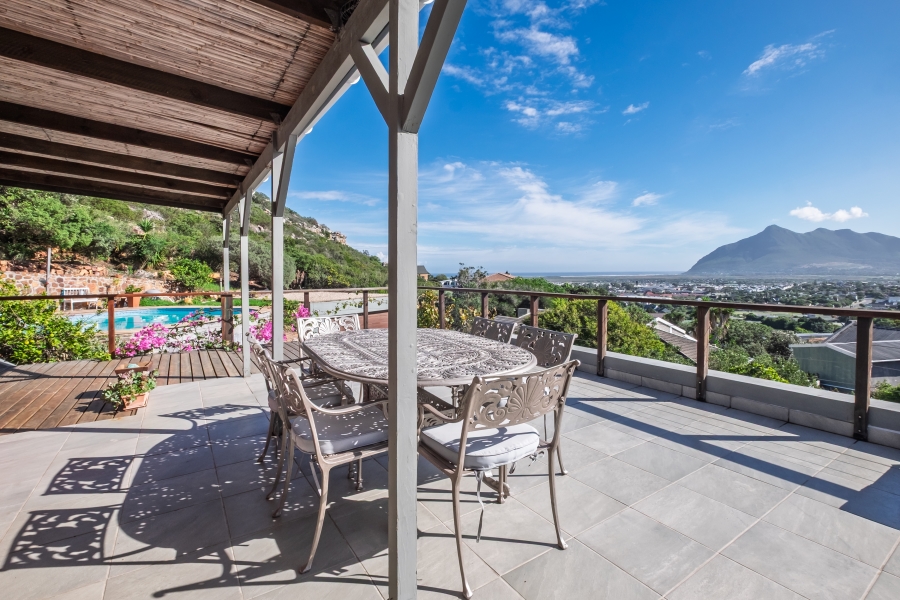 4 Bedroom Property for Sale in Capri Western Cape